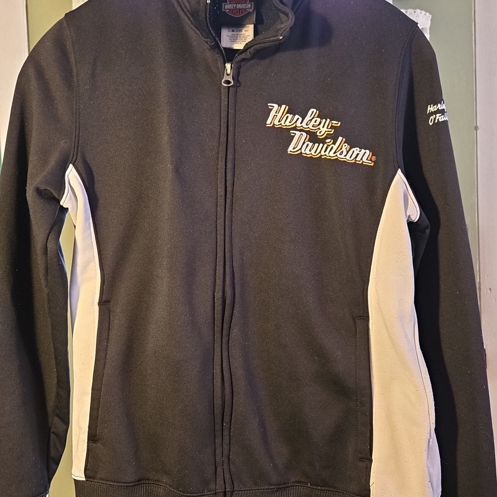 Harley-Davidson Black Sleeve with White Embroidery